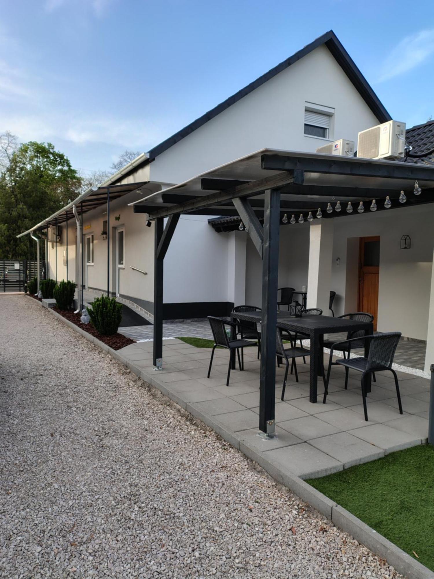 Csengő Vendégház Kiskorös Exterior foto