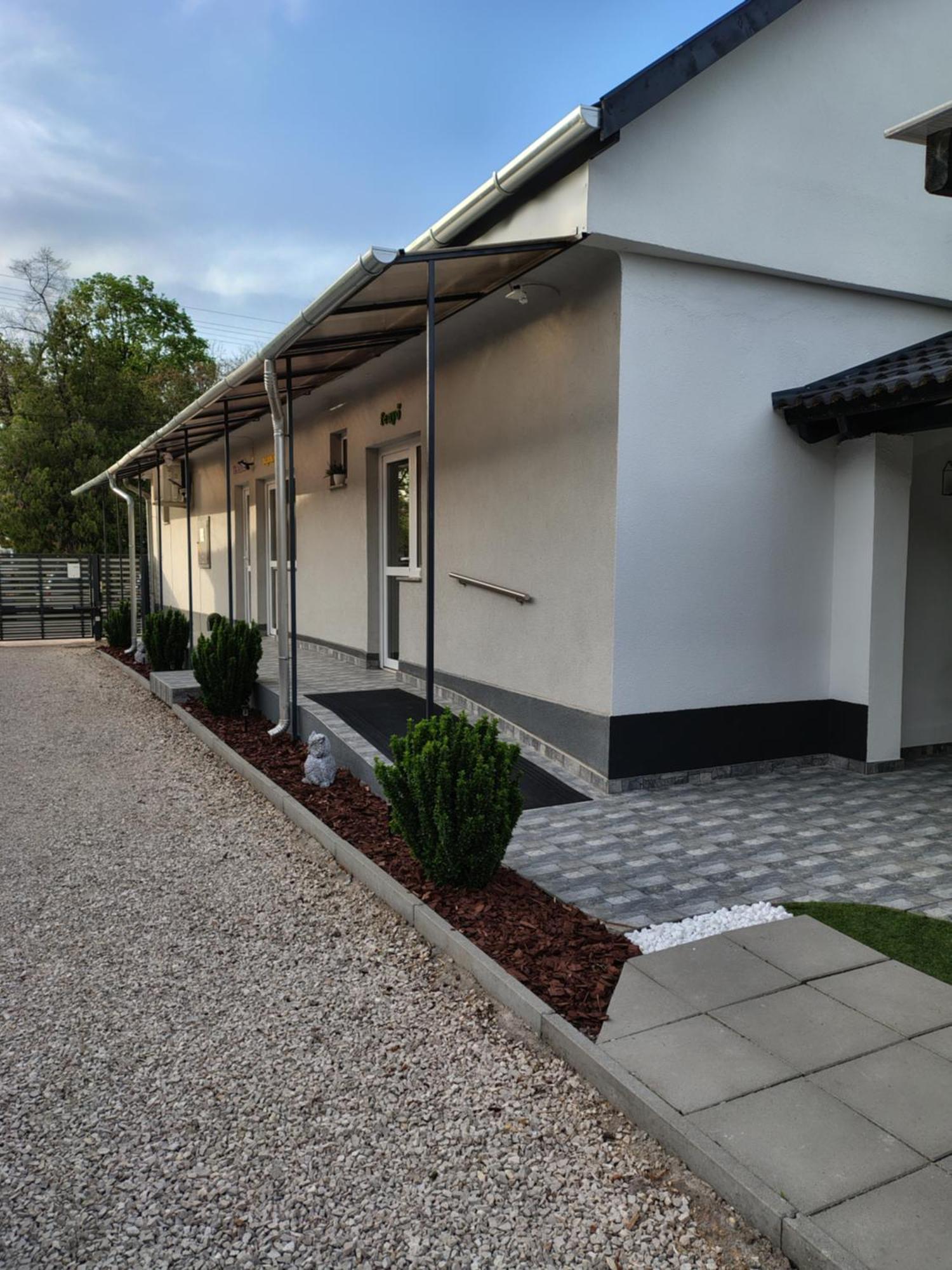 Csengő Vendégház Kiskorös Exterior foto