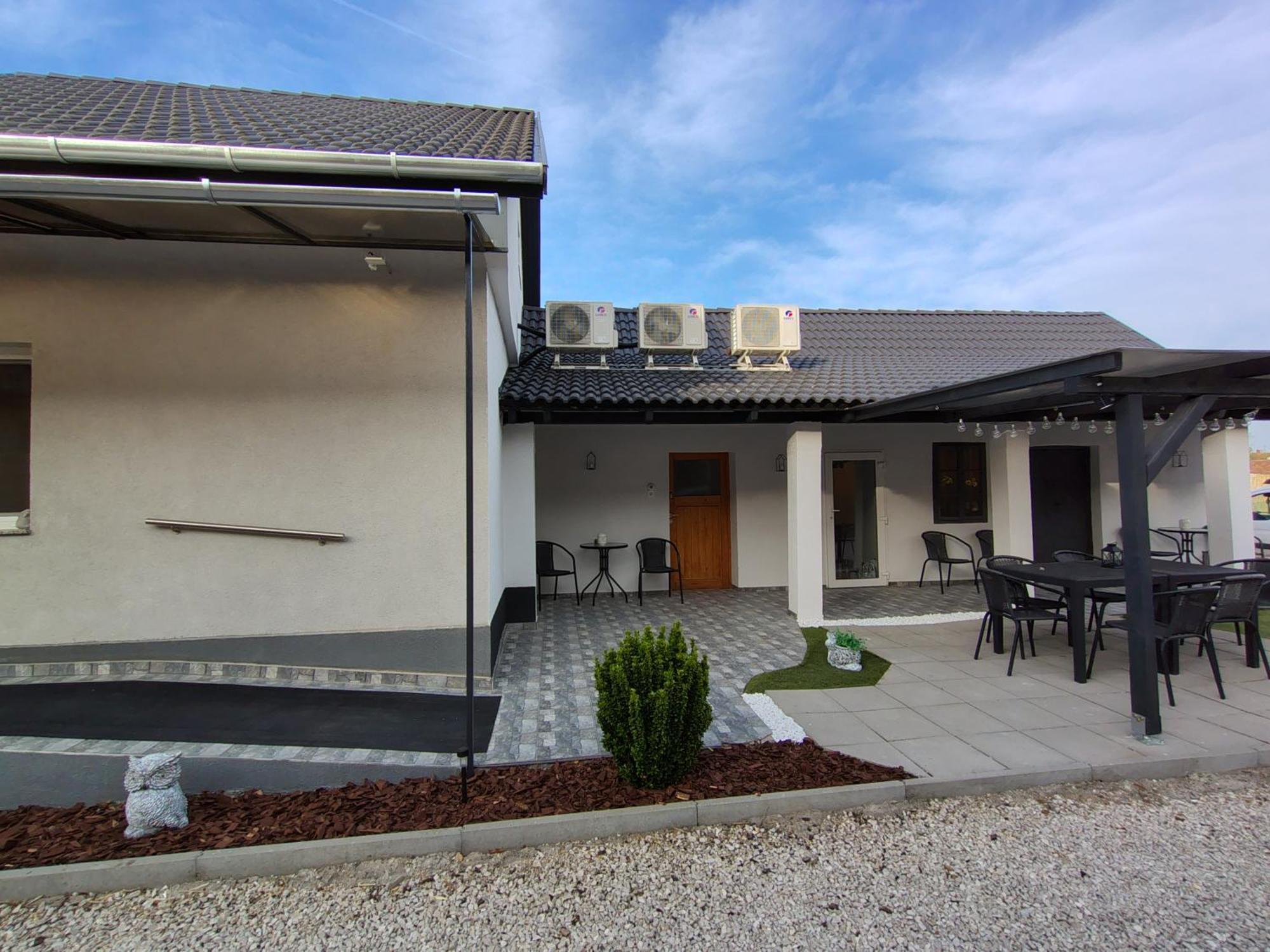 Csengő Vendégház Kiskorös Exterior foto